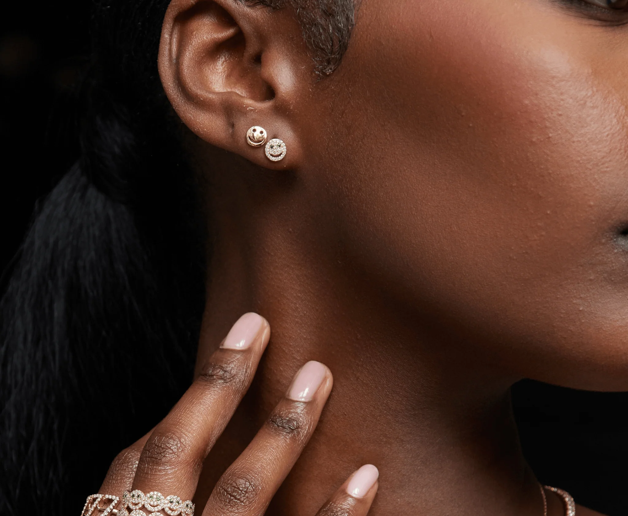 THE PAVÉ HAPPY FACE STUDS - Image 3