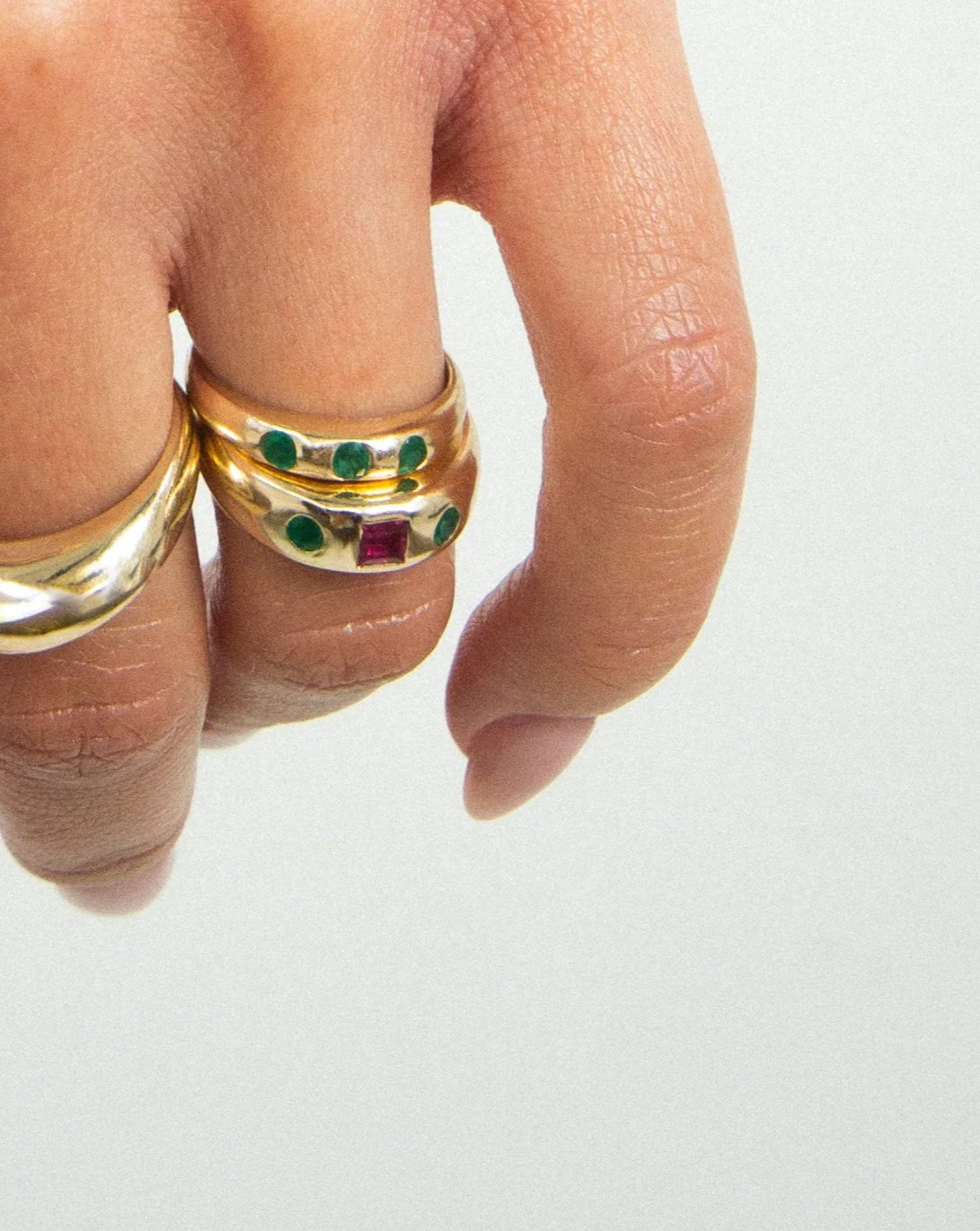 THE MULTI-STONE RING - Image 8