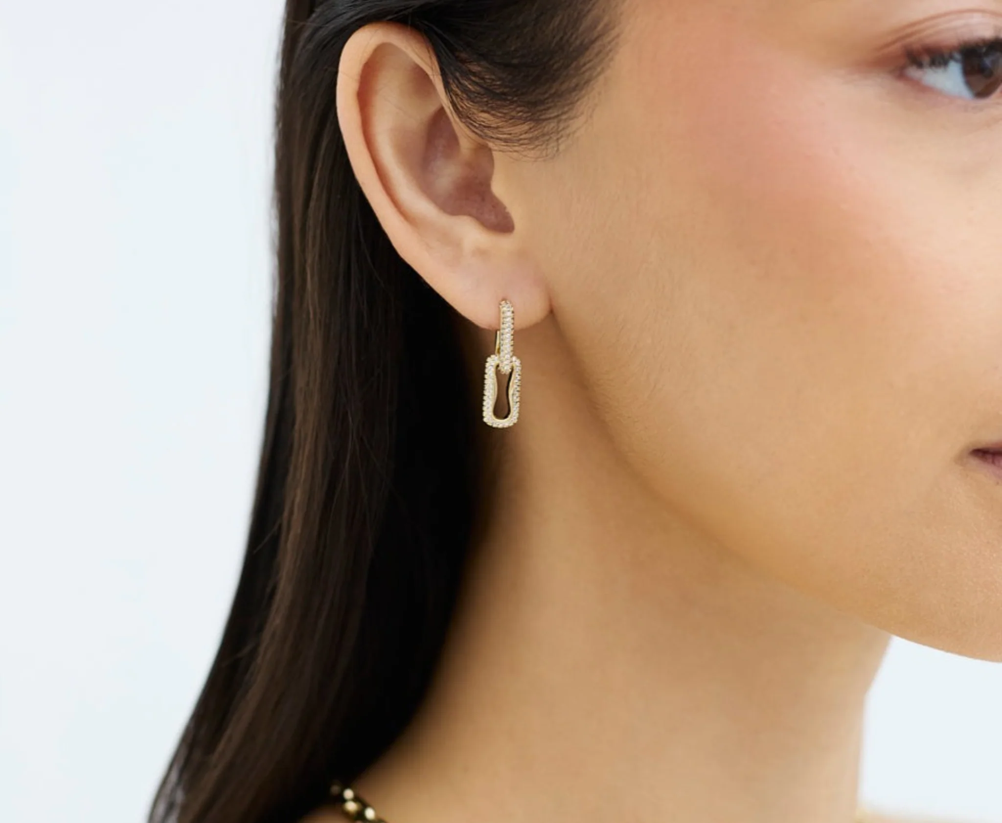 THE PAVÉ PAPERCLIP DROP EARRINGS - Image 3