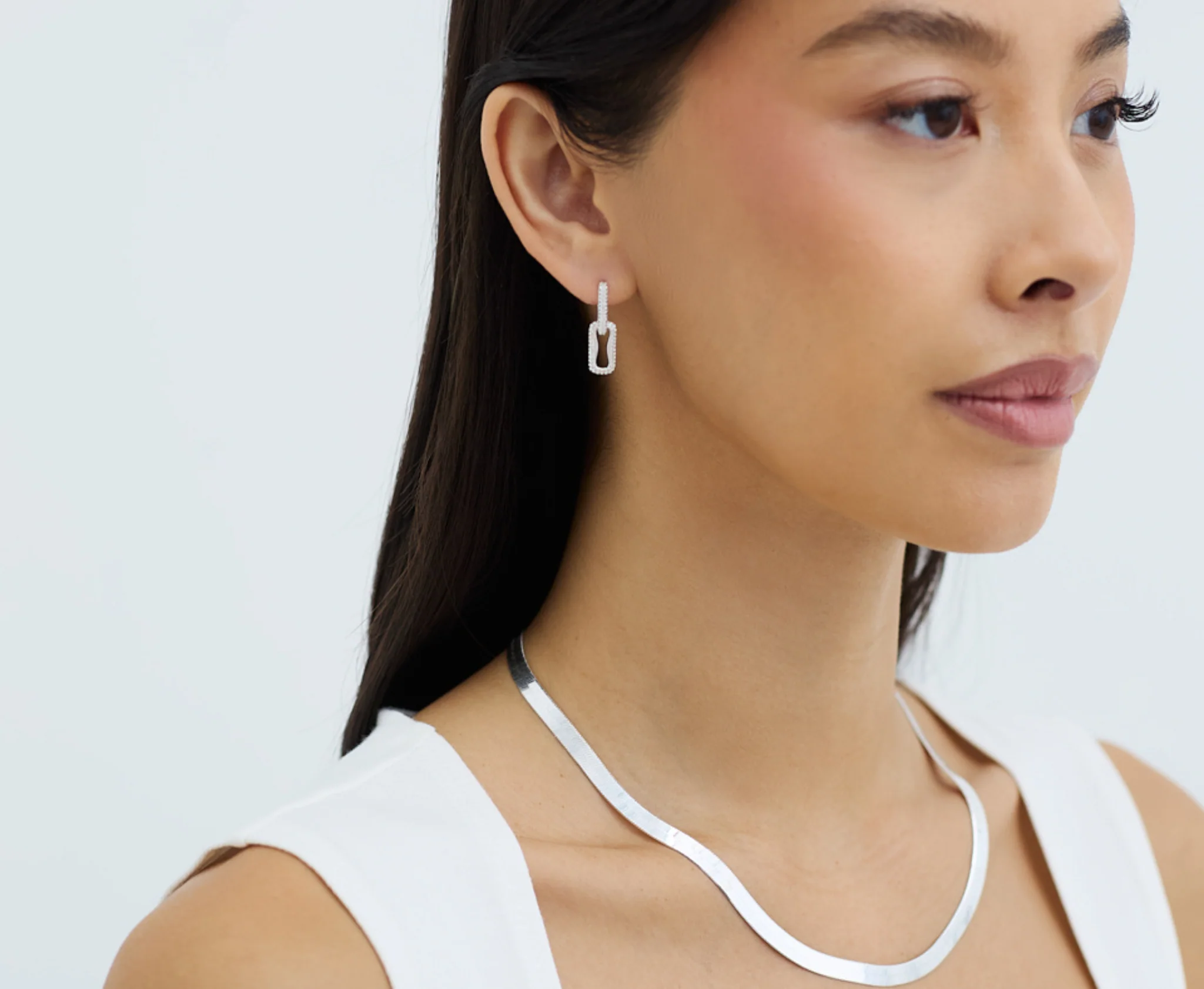 THE PAVÉ PAPERCLIP DROP EARRINGS - Image 6