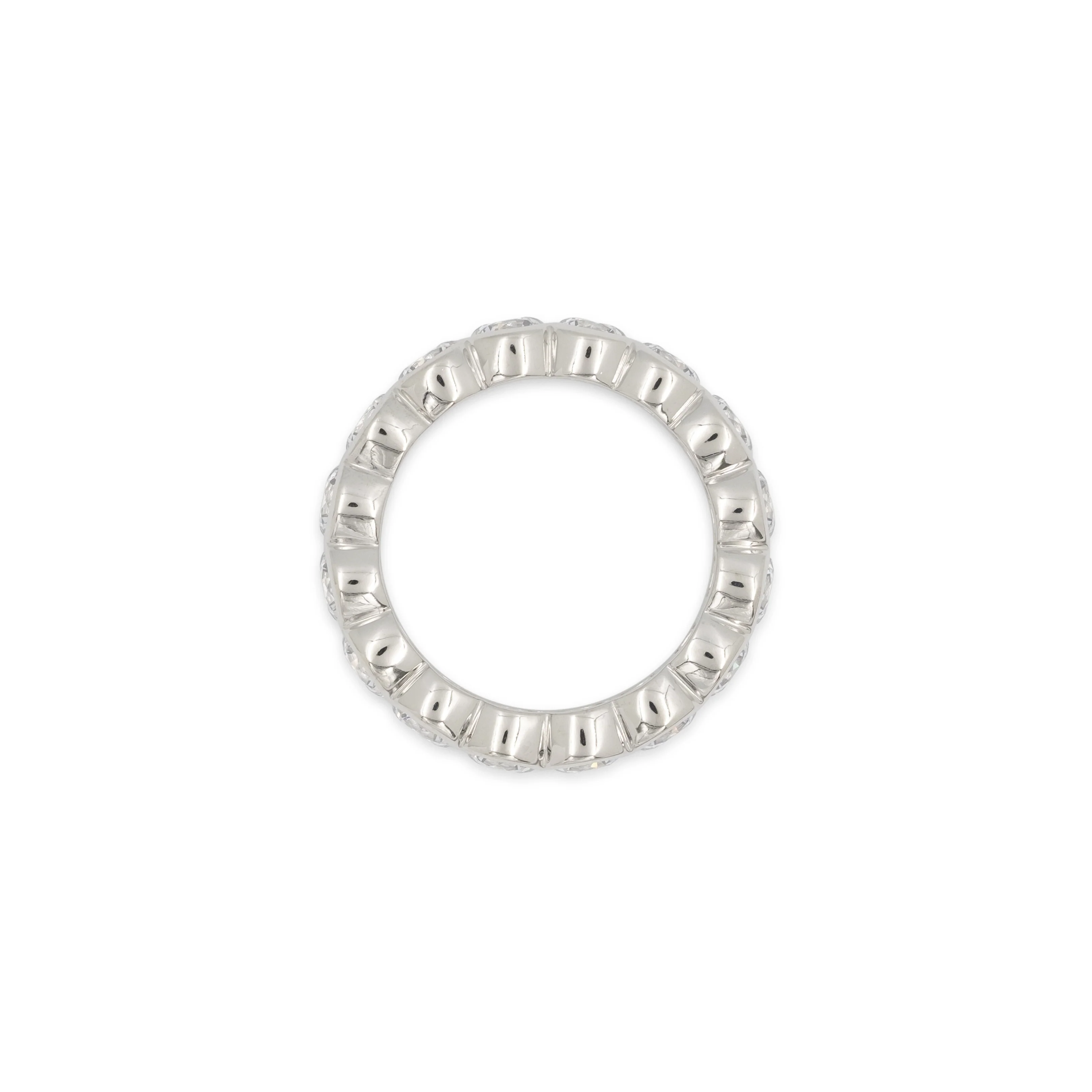 THE SCALLOPED ETERNITY RING - Image 4